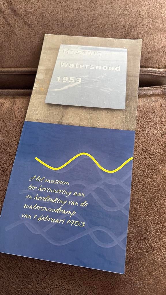 Folder jaren 80 museum watersnoodramp zeeland, Ophalen of Verzenden, Zo goed als nieuw