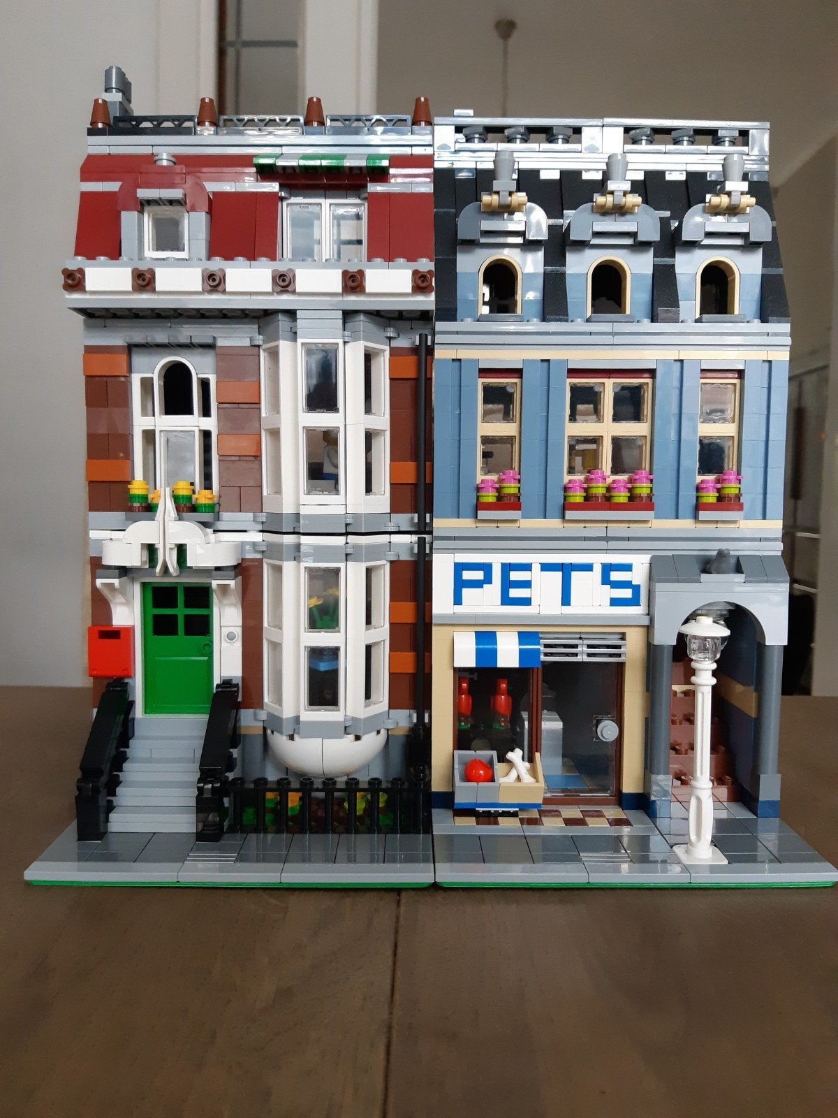 LEGO Creator Expert 10218 Dierenwinkel, Kinderen en Baby's, Speelgoed | Duplo en Lego, Compleet, Lego, Ophalen of Verzenden, Zo goed als nieuw