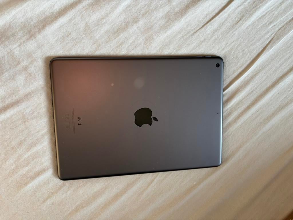 Apple iPad - Grijs - Inclusief hoes, Computers en Software, Apple iPads, Ophalen of Verzenden, Gebruikt, Grijs, Apple iPad