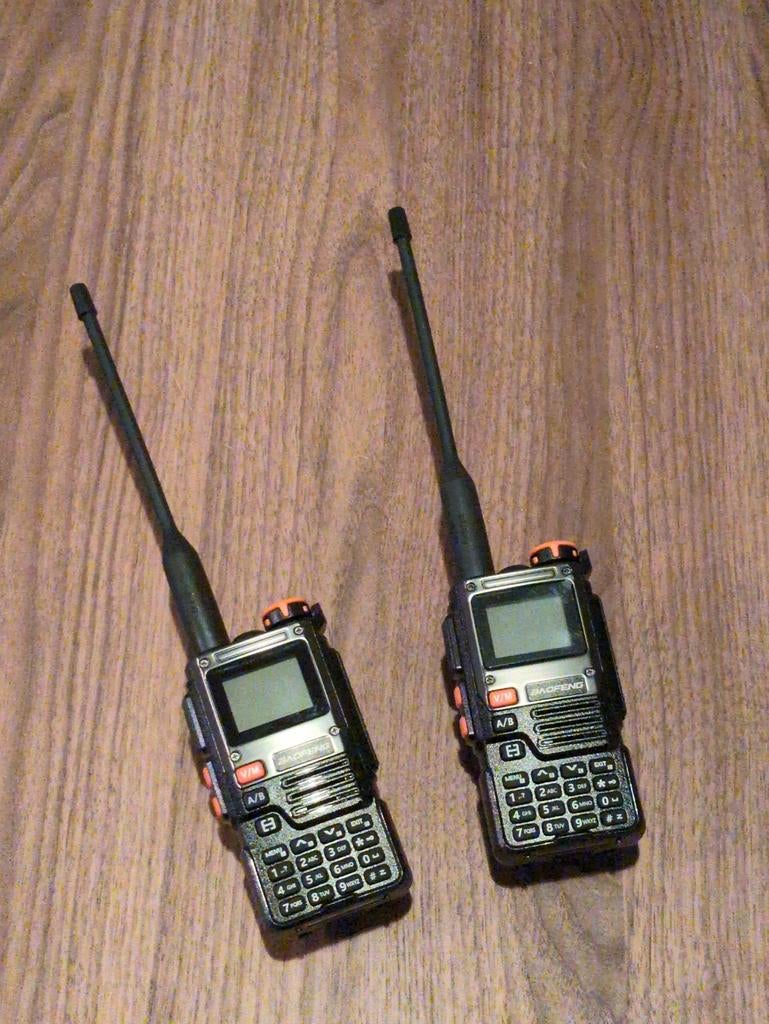 2x Baofeng UV-K61 UHF/VHF Portofoon Set, Gebruikt, Ophalen of Verzenden, Portofoon of Walkie-talkie, Met broekklem