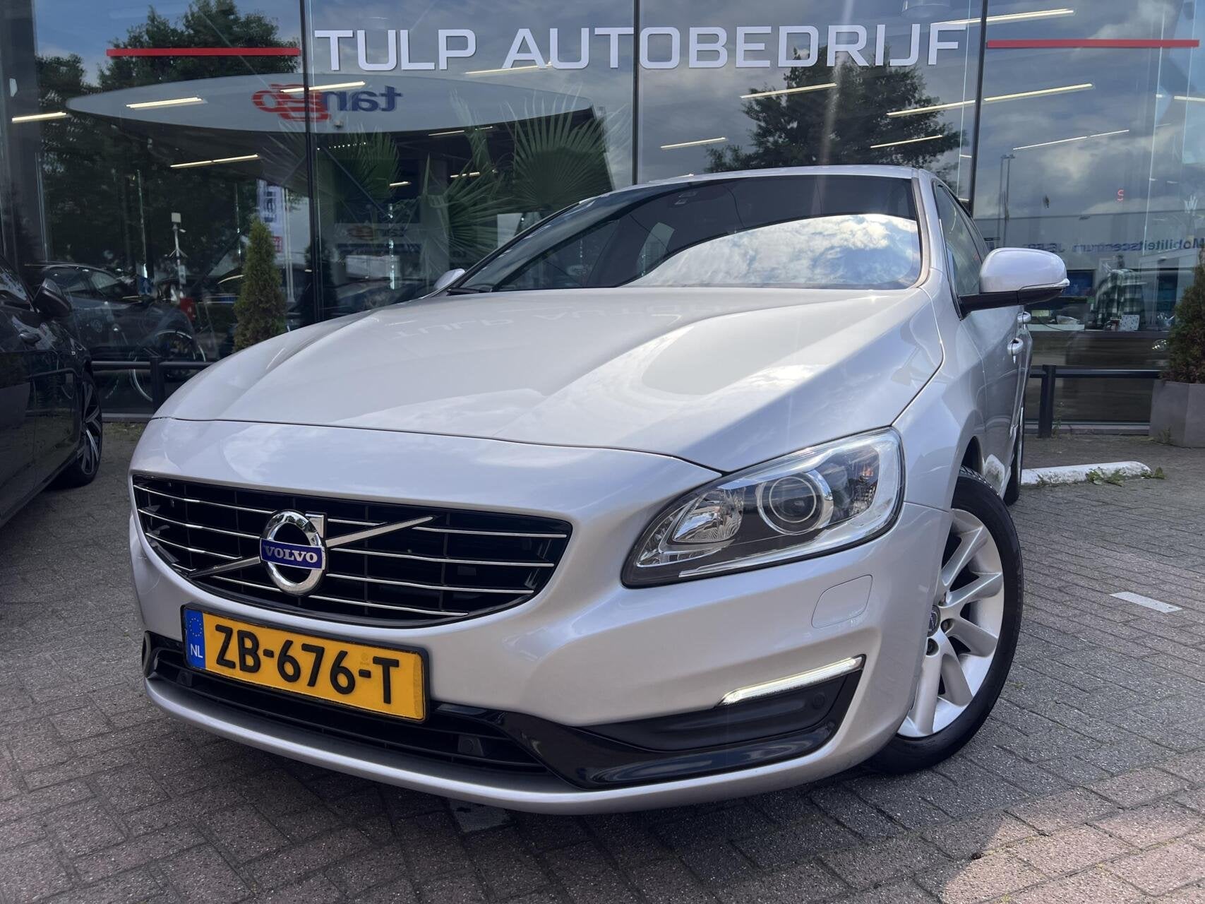 Volvo S60 1.5 T2 Polar+ Dynamic Airco Cruise Dak Leder NAP, Auto's, 4 cilinders, S60, 122 pk, 1455 kg