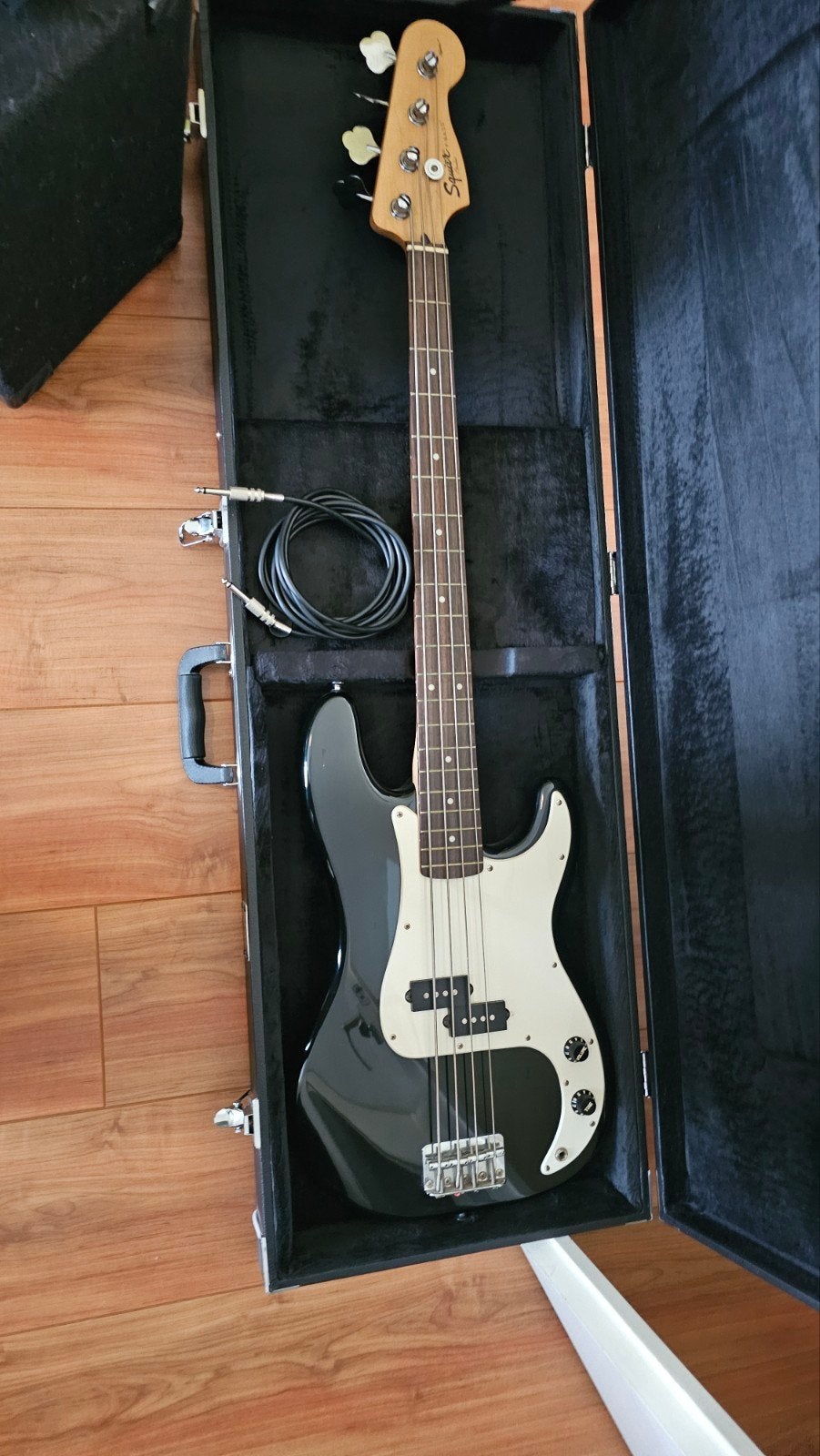 Squier P-Bass, Ophalen, Gebruikt, Elektrisch