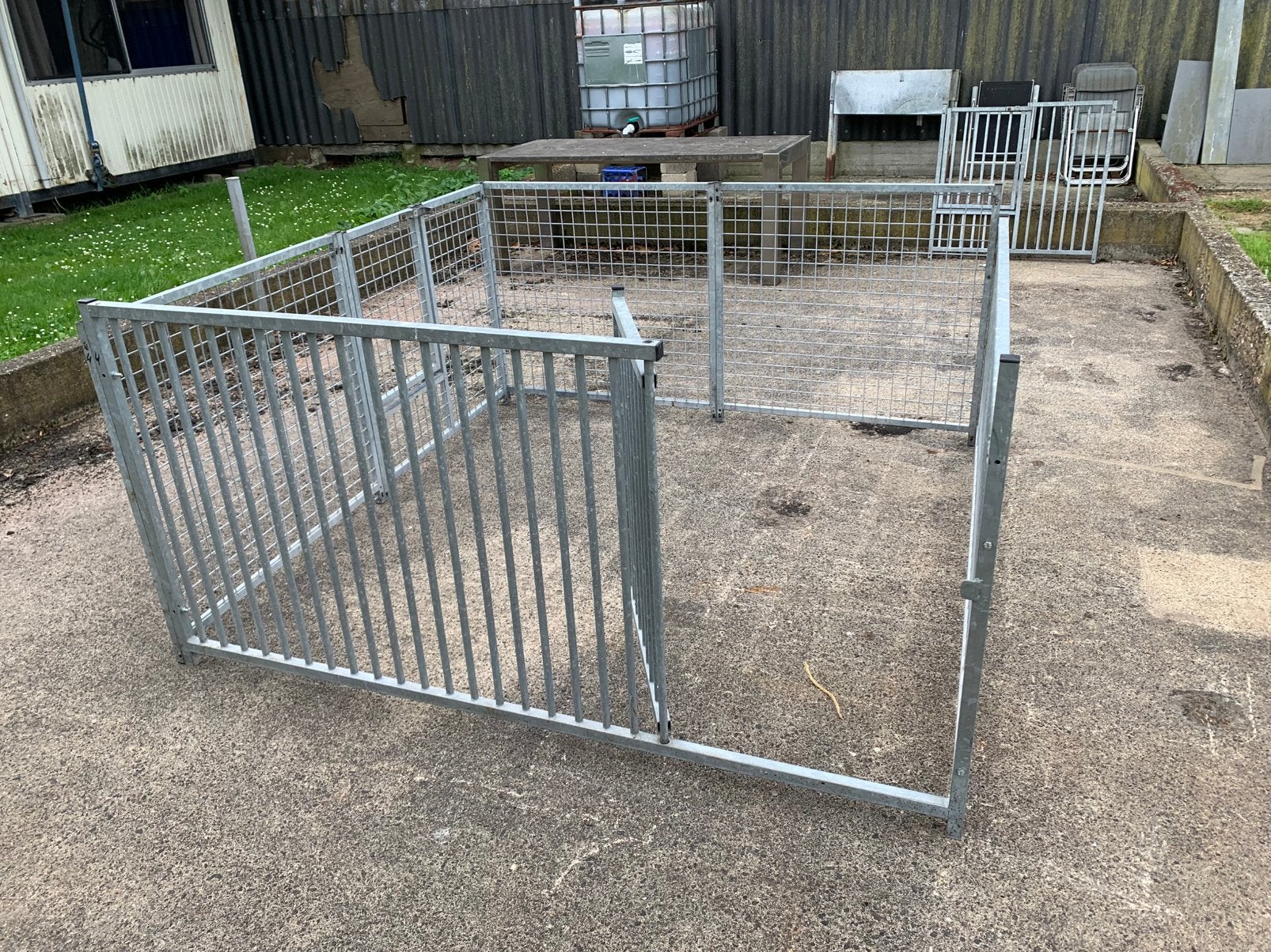 Honden ren, kennel buitenverblijf., Ophalen, Zo goed als nieuw, 110 cm of meer, 100 cm of meer