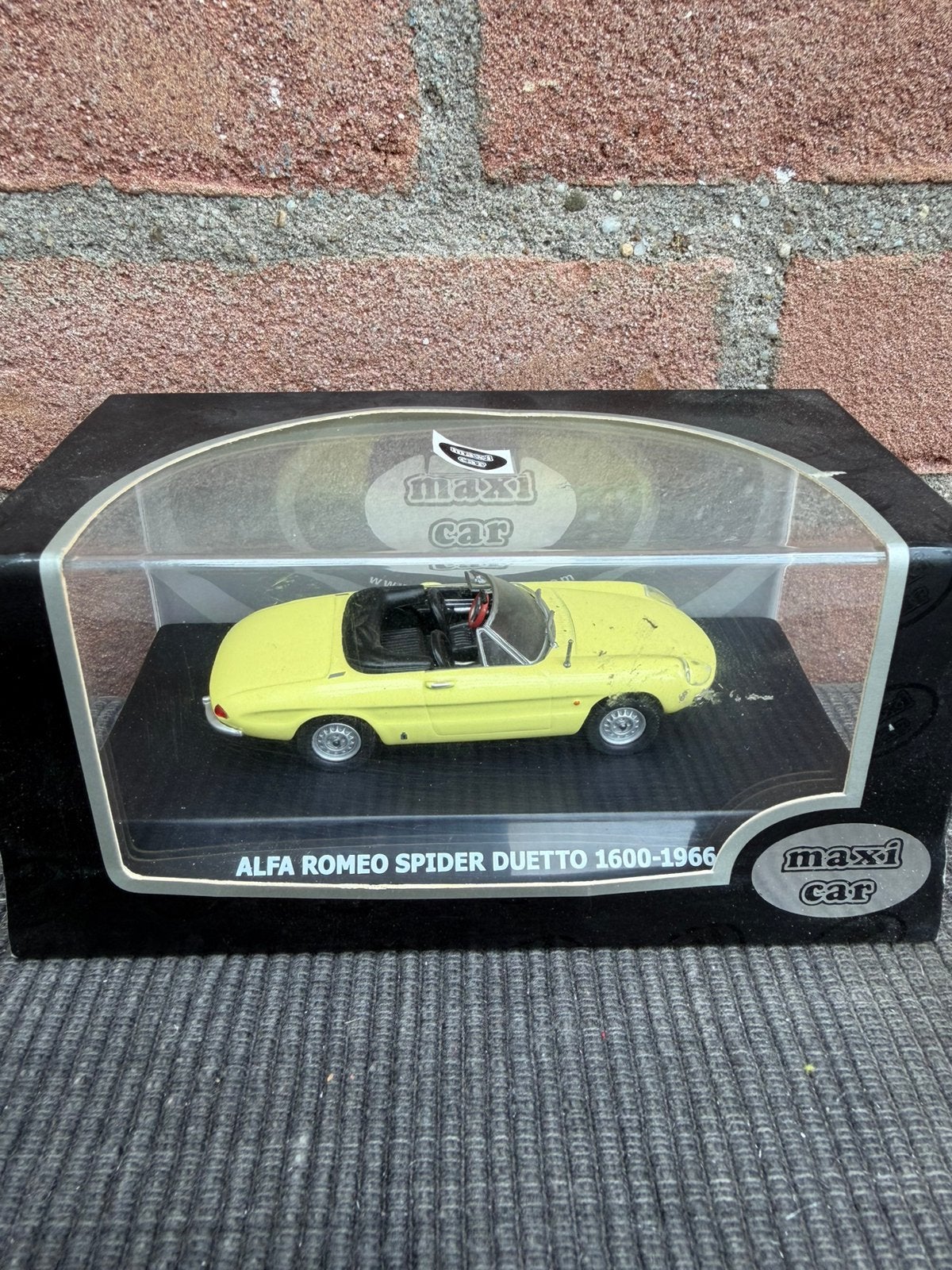 1:43 Alfa Romeo spider duetto 1600 ……. 7,50, Ophalen of Verzenden, Zo goed als nieuw, Auto, Overige merken