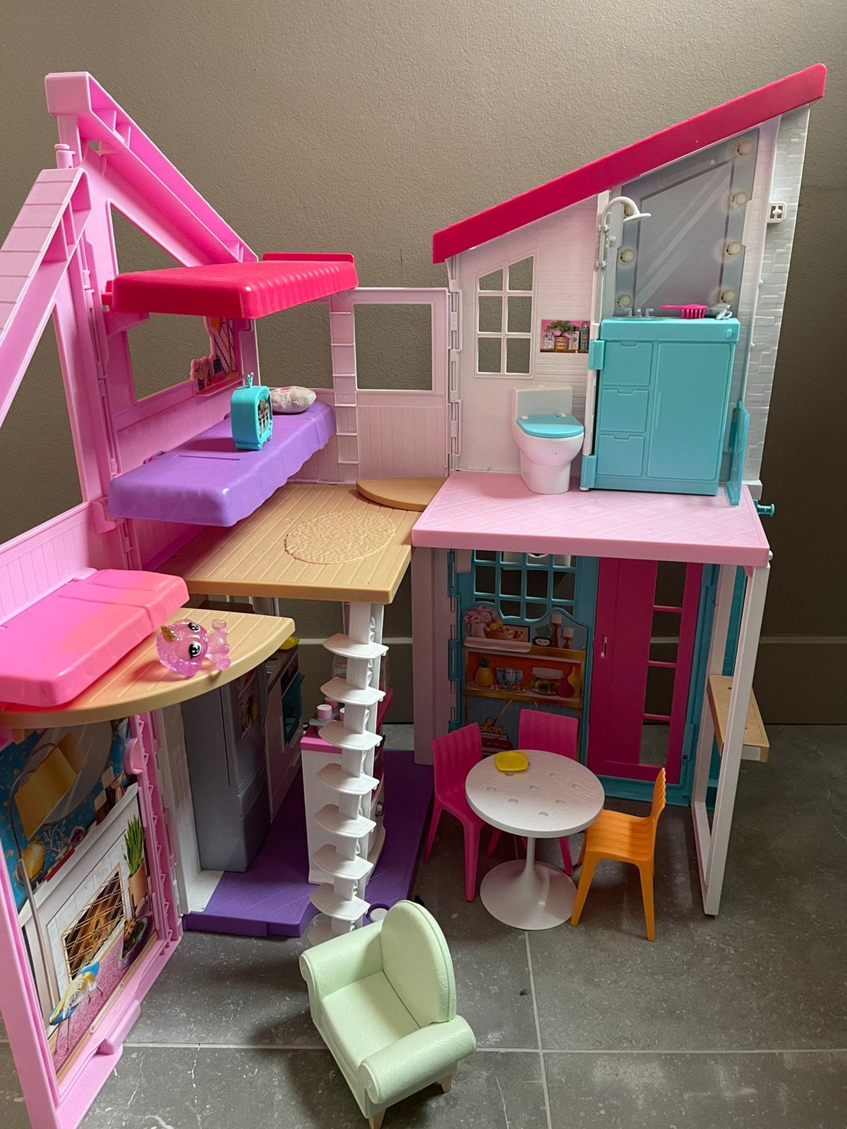 Barbies droomhuis inklapbaar, Ophalen, Zo goed als nieuw, Poppenhuis