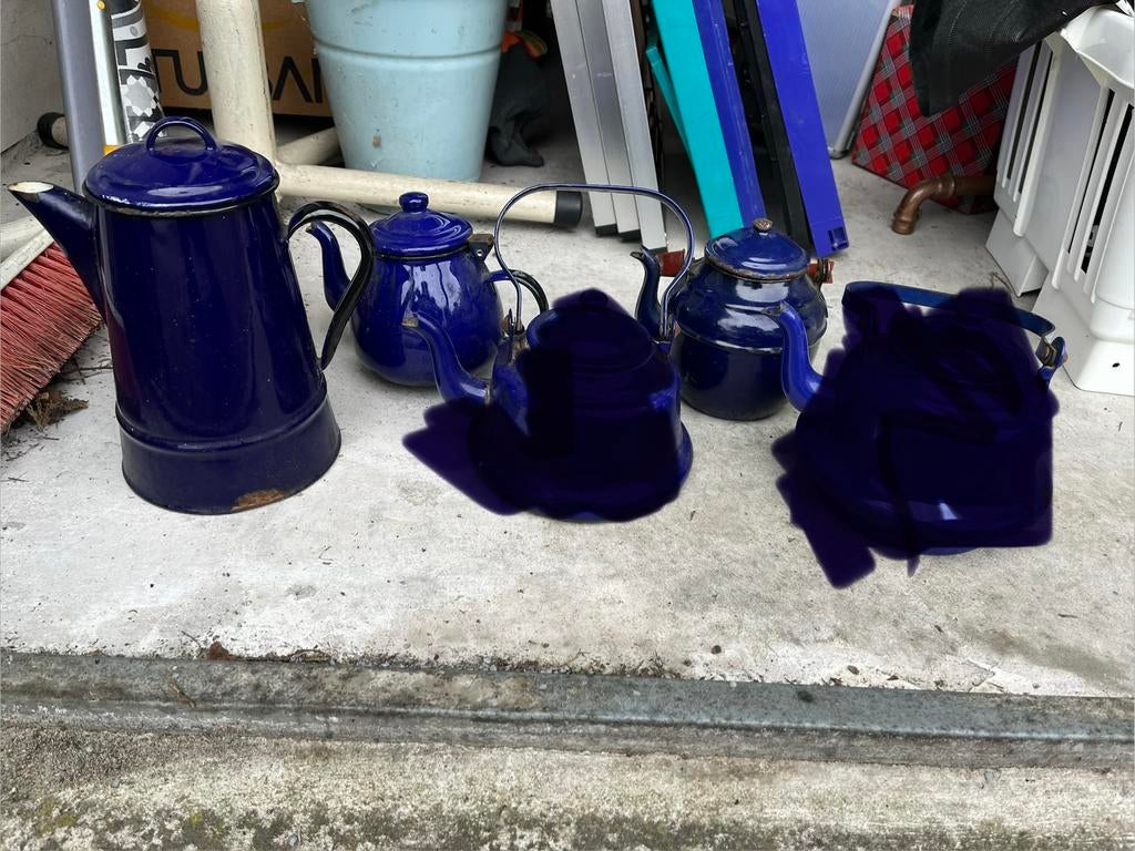 3 brocante oud emaille blauwe theepotjes, Ophalen