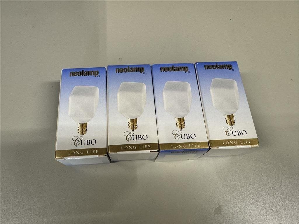 vierkante lamp - Neolamp Cubo E14 40w Satin Square Light Bul, Led-lamp, Minder dan 30 watt, Zo goed als nieuw, E27 (groot)