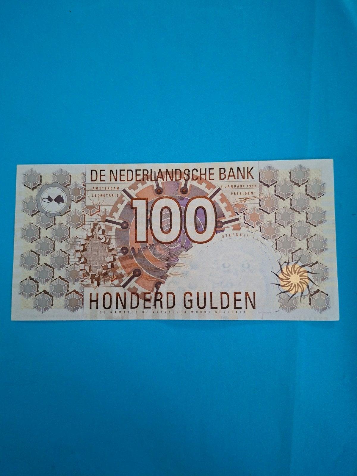 100 gulden steenuil uit 1992 in AUNC
Serie nummer 1001582765, Verzenden, 100 gulden, Los biljet