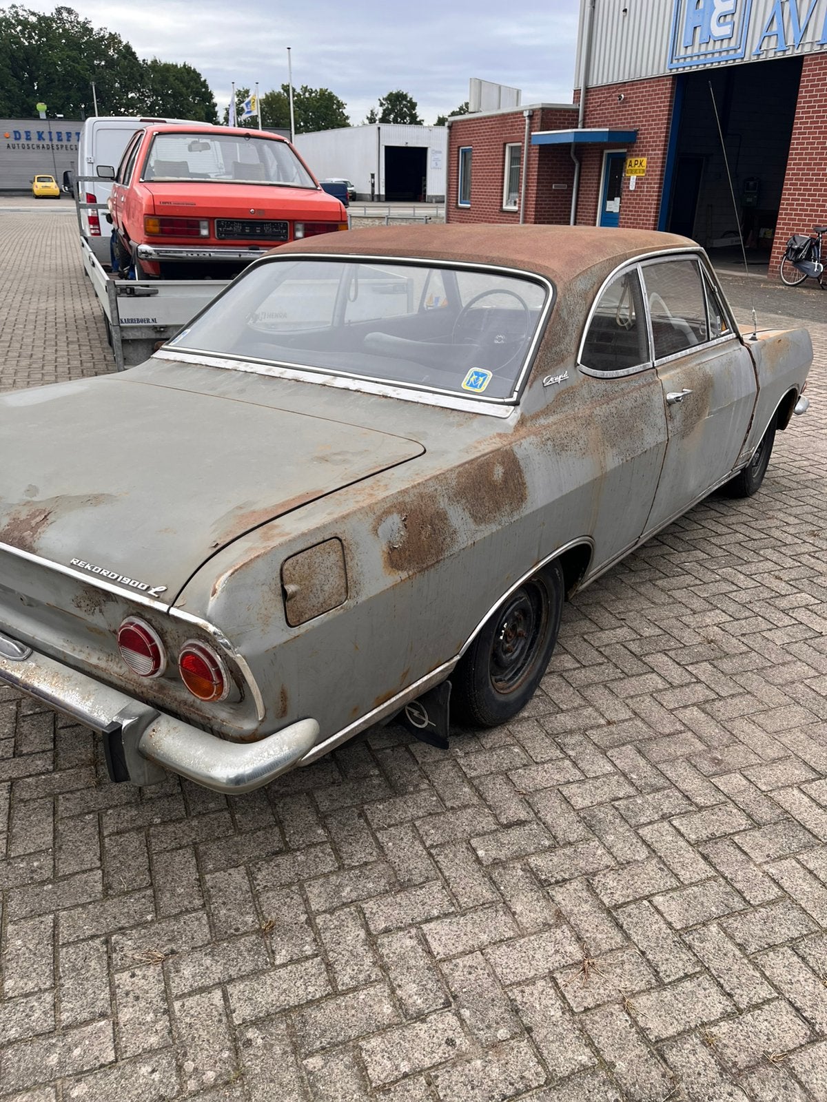 Record B 1.9s Coupe, foto 3