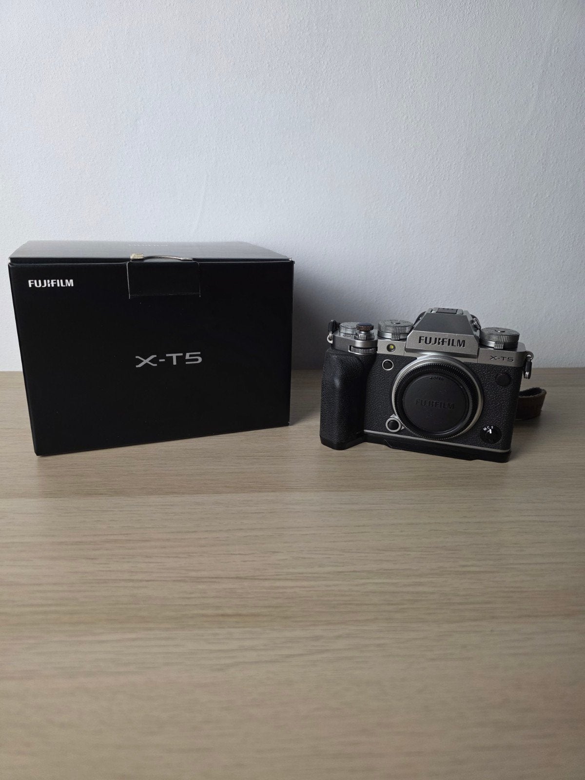 Te koop aangeboden FUJIFILM X-T5 met drie lenzen, Audio, Tv en Foto, Fotocamera's Digitaal, Ophalen, Geen optische zoom