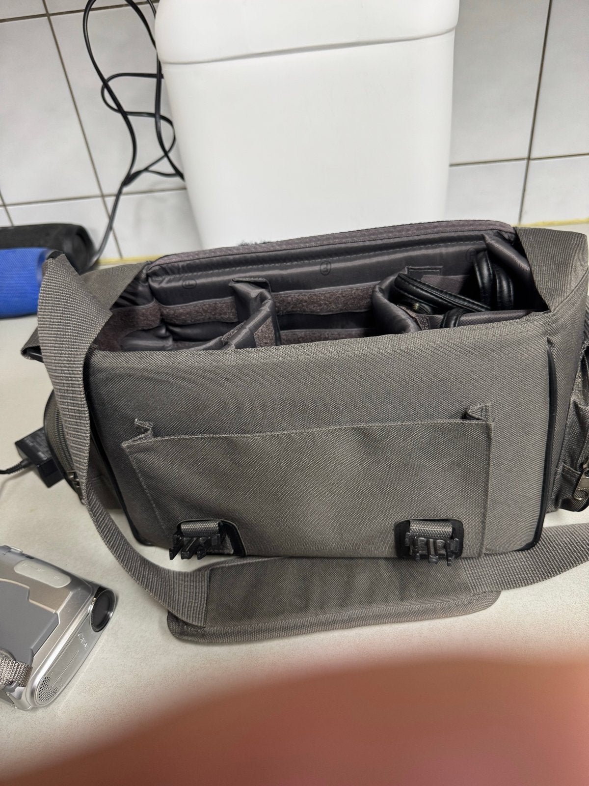 Foto 5 van Canon MV890 MiniDV Camcorder met accessoires
