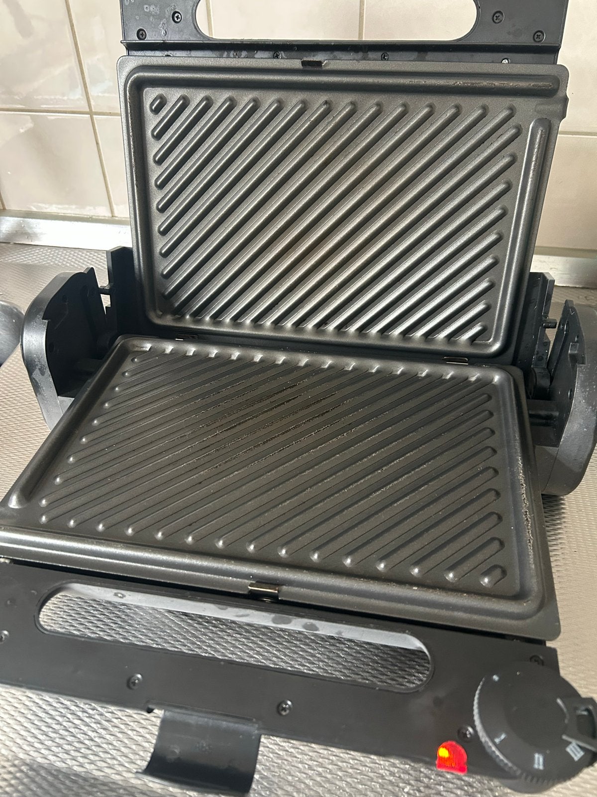 Bifinett Contactgrill / Tosti-ijzer 2000W, Ophalen, Gebruikt