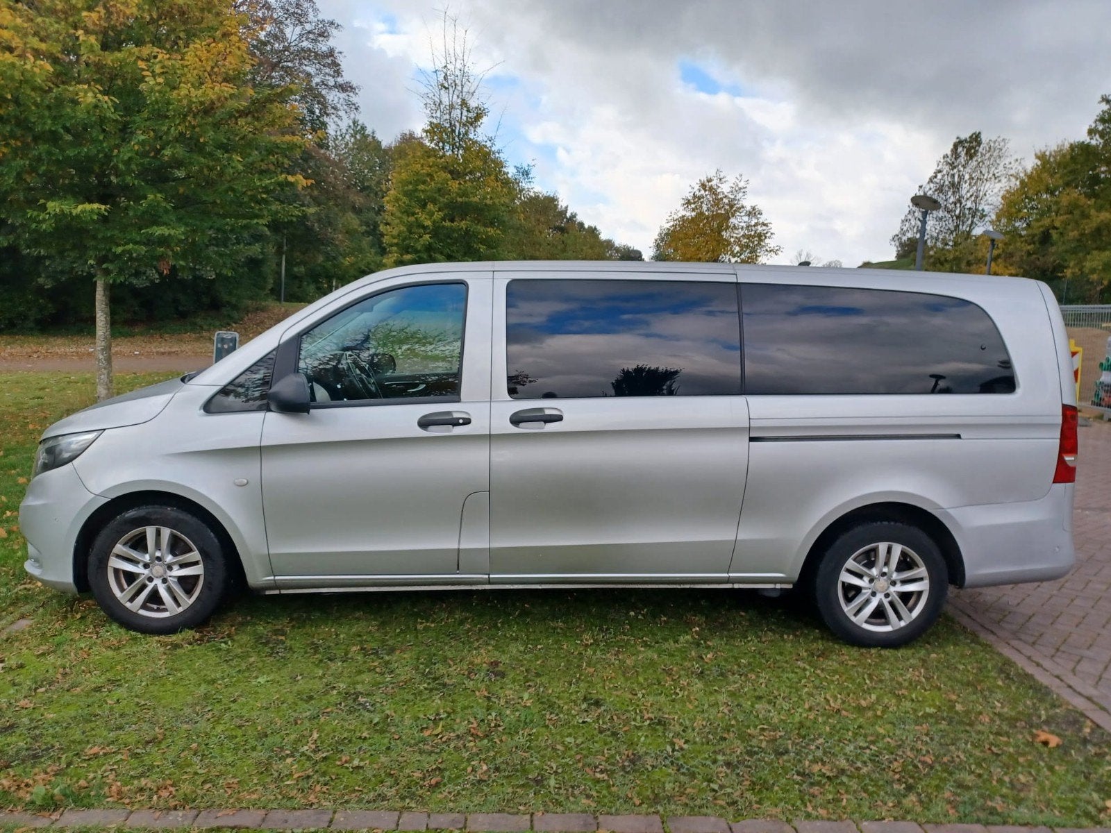 Export Mercedes-Benz Vito Tourer 116CDI K 163pk 2017 Grijs, Auto's, Automaat, 2500 kg, 163 pk, Diesel