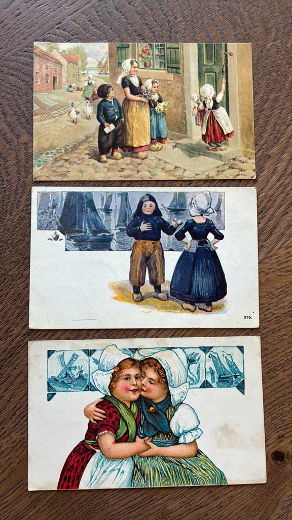 Typisch Holland. Kinderen op klompen., Verzamelen, Ophalen of Verzenden, Klederdracht