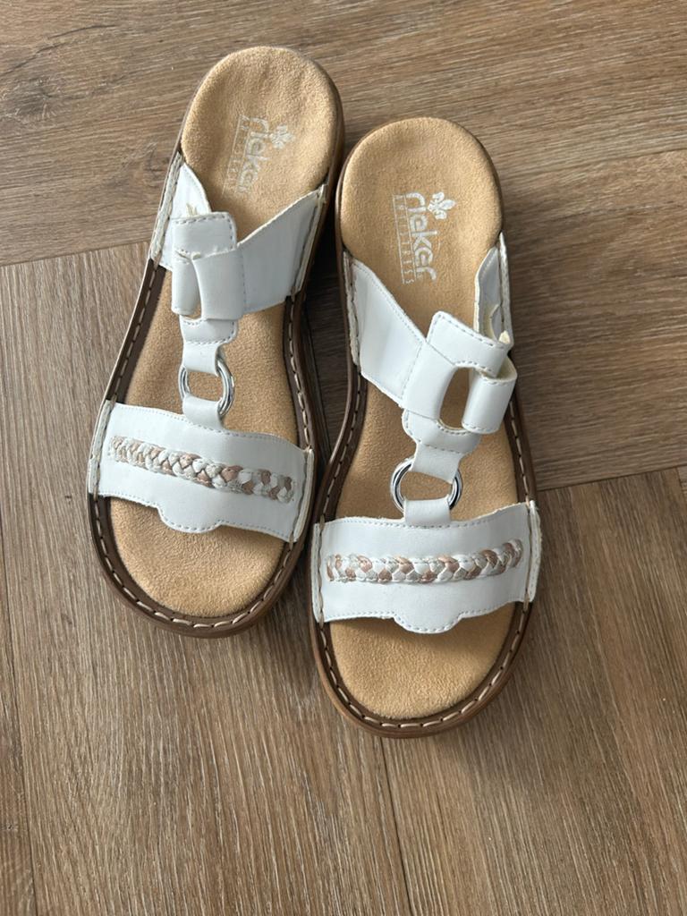 Rieker sandalen - wit Maat 38/39, Kleding | Dames, Schoenen, Ophalen, Zo goed als nieuw, Wit, Sandalen of Muiltjes