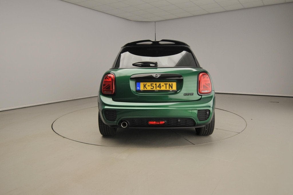 MINI 5-deurs Cooper JCW Uitvoering / Sportstoelen / LED / Ha, Auto's, Mini, Voorwielaandrijving, 12 maanden, Gebruikt, Origineel Nederlands
