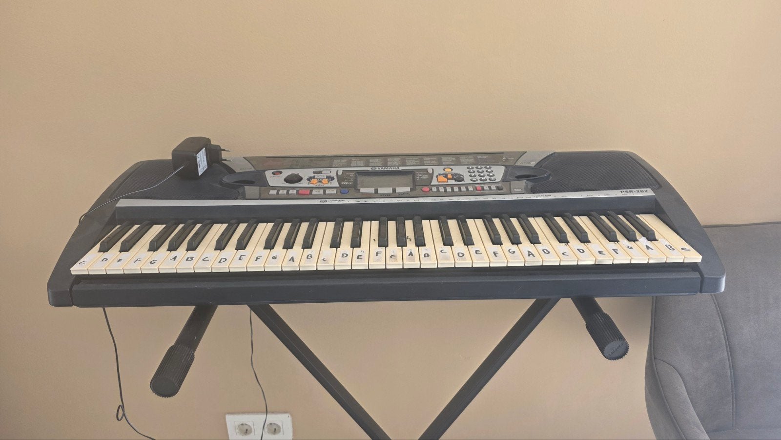 Yamaha PSR-282 Keyboard met standaard, Muziek en Instrumenten, Ophalen, Yamaha, Midi-aansluiting, 61 toetsen
