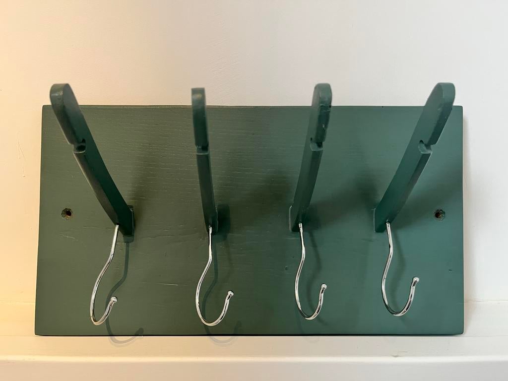 Leuke groene kinderkapstok met 4 haken, Ophalen, Gebruikt, Minder dan 100 cm, Kinderkapstok