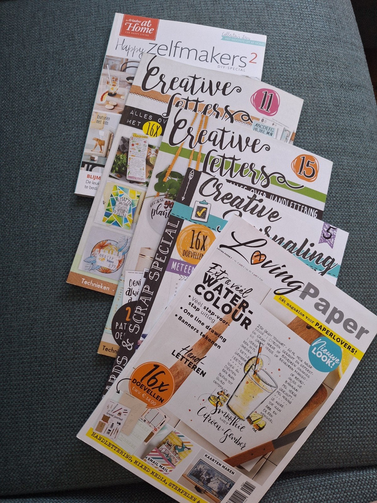 Creatieve tijdschriften: Loving Paper, Creative Letters, Ophalen of Verzenden, Boek of Gids