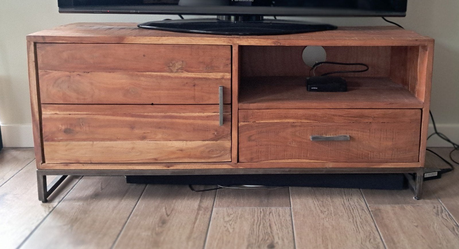 Tv meubel Feelings Elba, Huis en Inrichting, Kasten | Televisiemeubels, Ophalen, 100 tot 150 cm, Zo goed als nieuw, Minder dan 100 cm