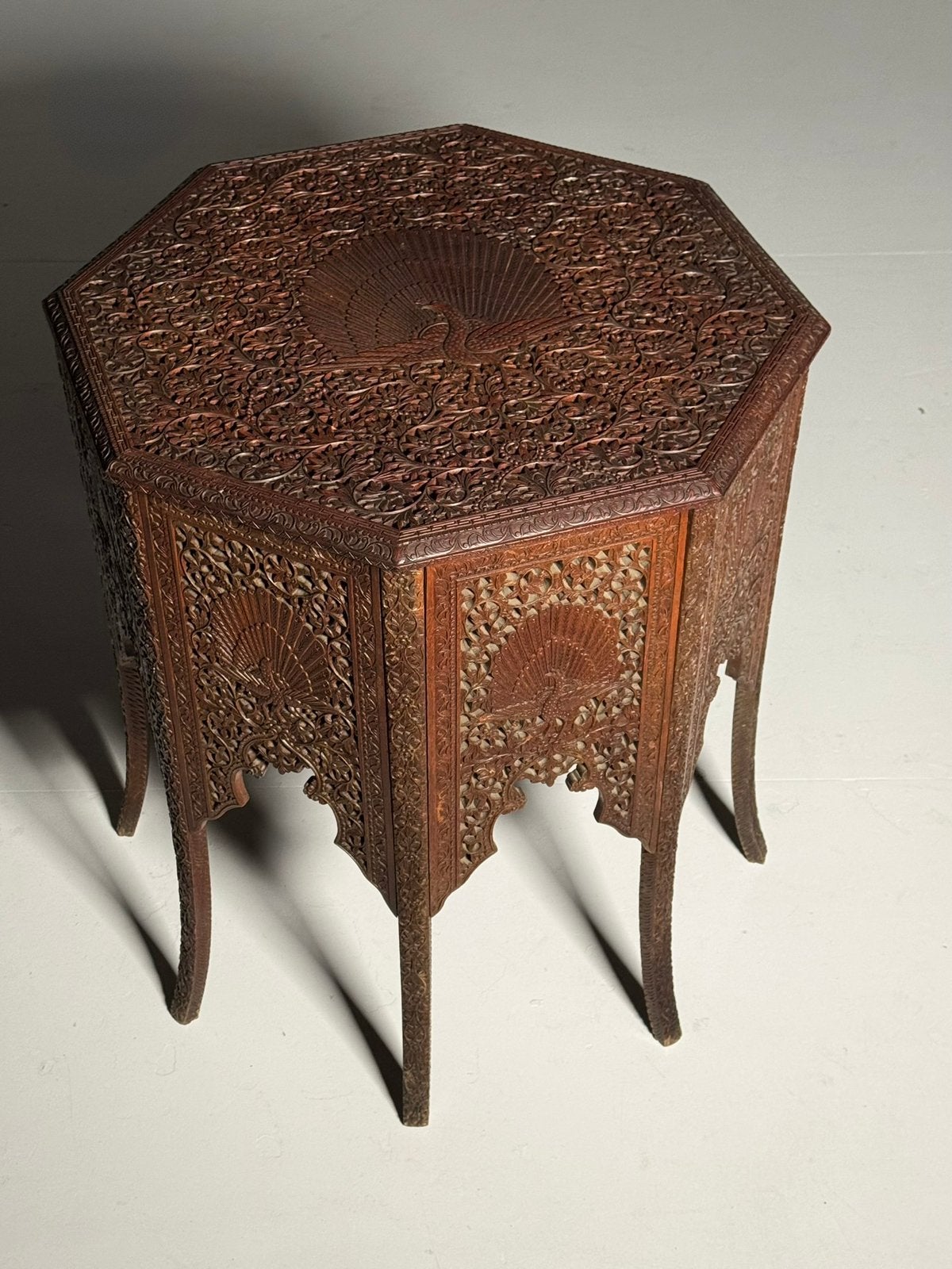Indiase salontafel center table antiek, Antiek en Kunst, Ophalen of Verzenden