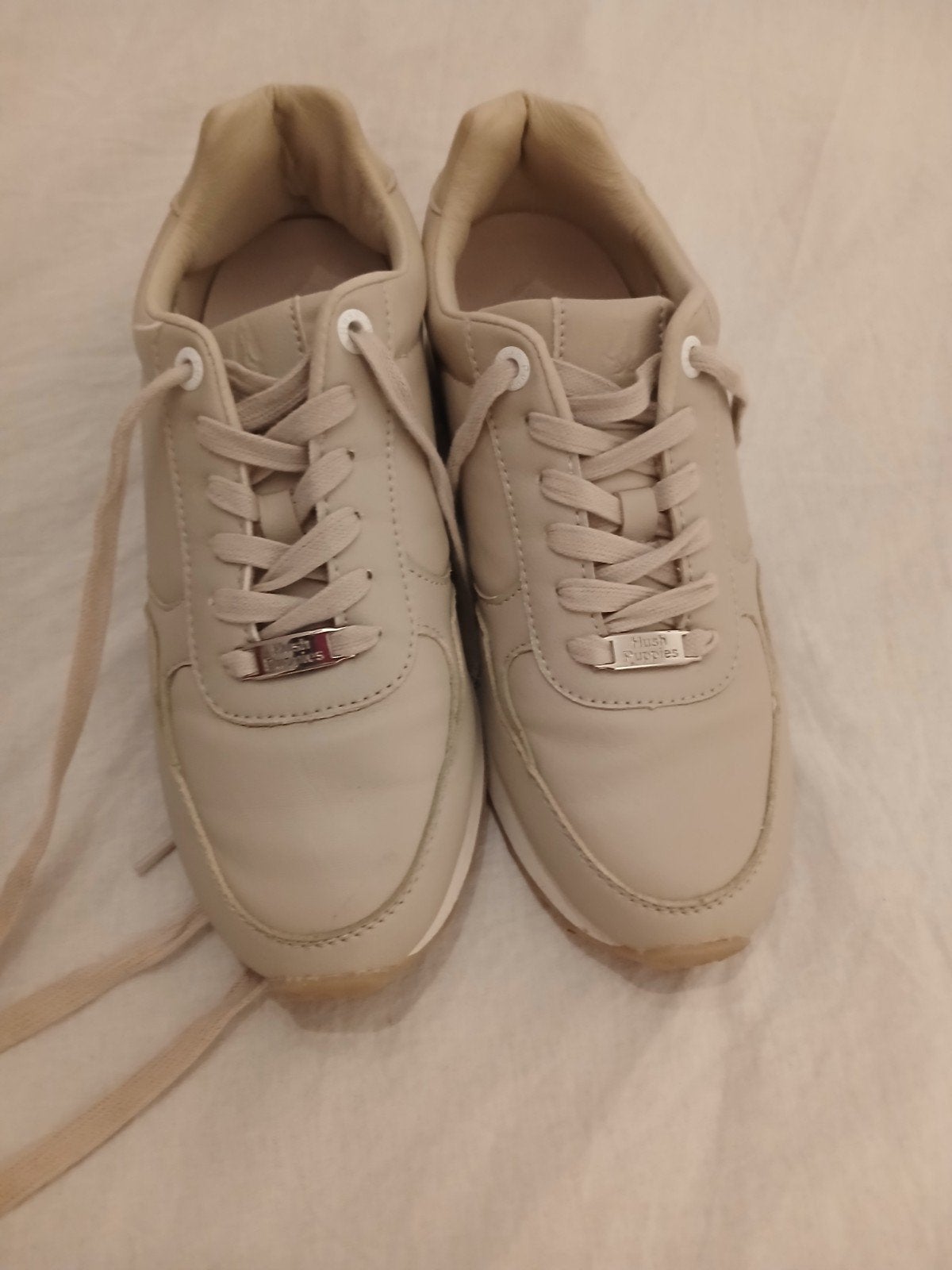 Hush Puppies Damessneakers - Comfortabel & Stijlvol, Ophalen, Beige, Sneakers of Gympen, Gedragen