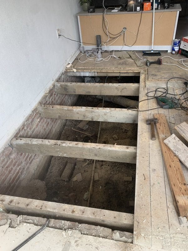 Gratis af te halen: Grote partij sloophout (ca. 60m²), Minder dan 3 m³, Ophalen, Overige houtsoorten, Blokken