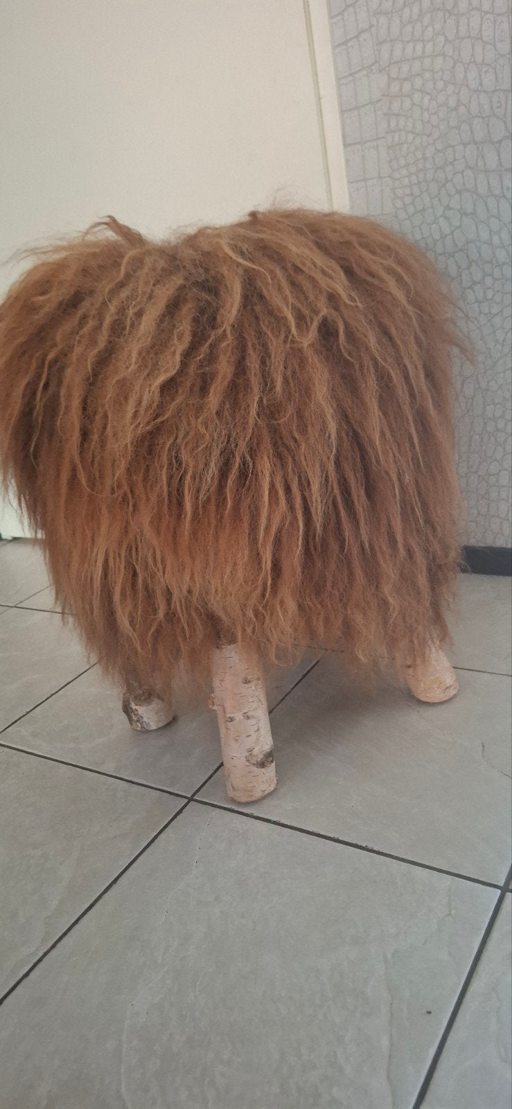 Mooie grote schapenvacht poef, Ophalen, Zo goed als nieuw, Hout