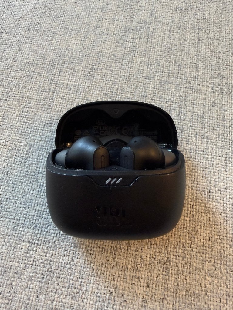 JBL Tune Beam Black Earbuds, Telecommunicatie, Gebruikt, Zwart, Ophalen of Verzenden, JBL