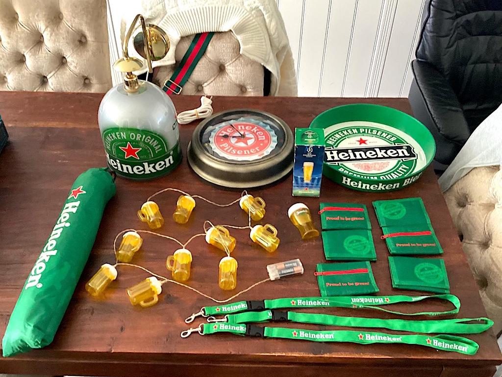 Te koop leuke Heineken verzameling .mancave cafe ., Ophalen of Verzenden, Zo goed als nieuw, Overige typen, Heineken