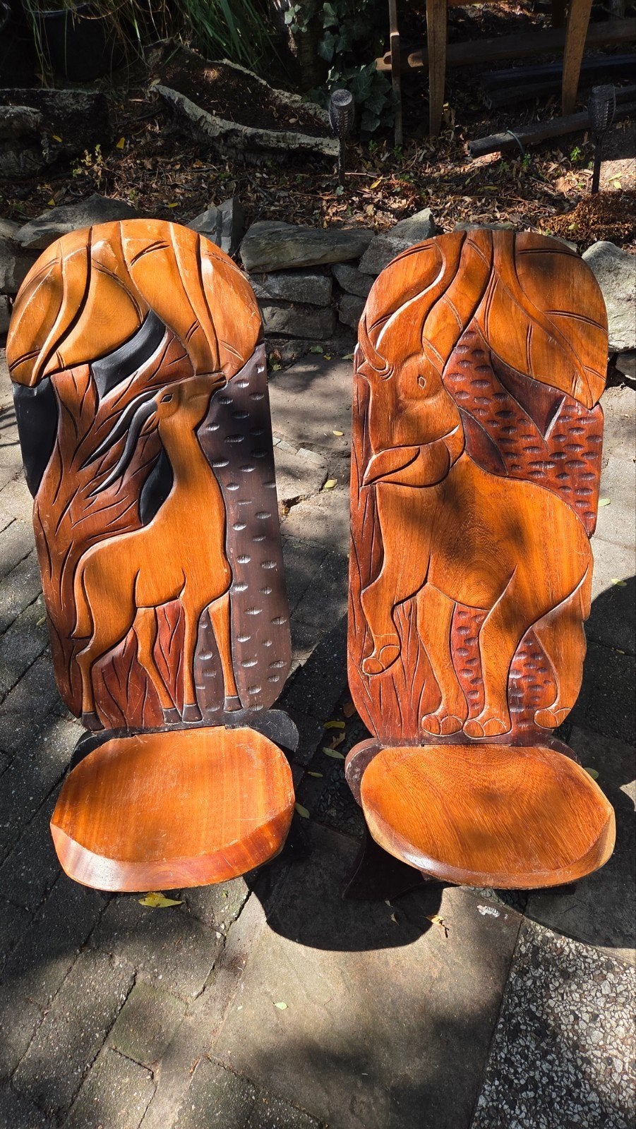 Houten stoelen met sculpturen - Uniek!, Beeld, Hout, Bruin, Overige stijlen