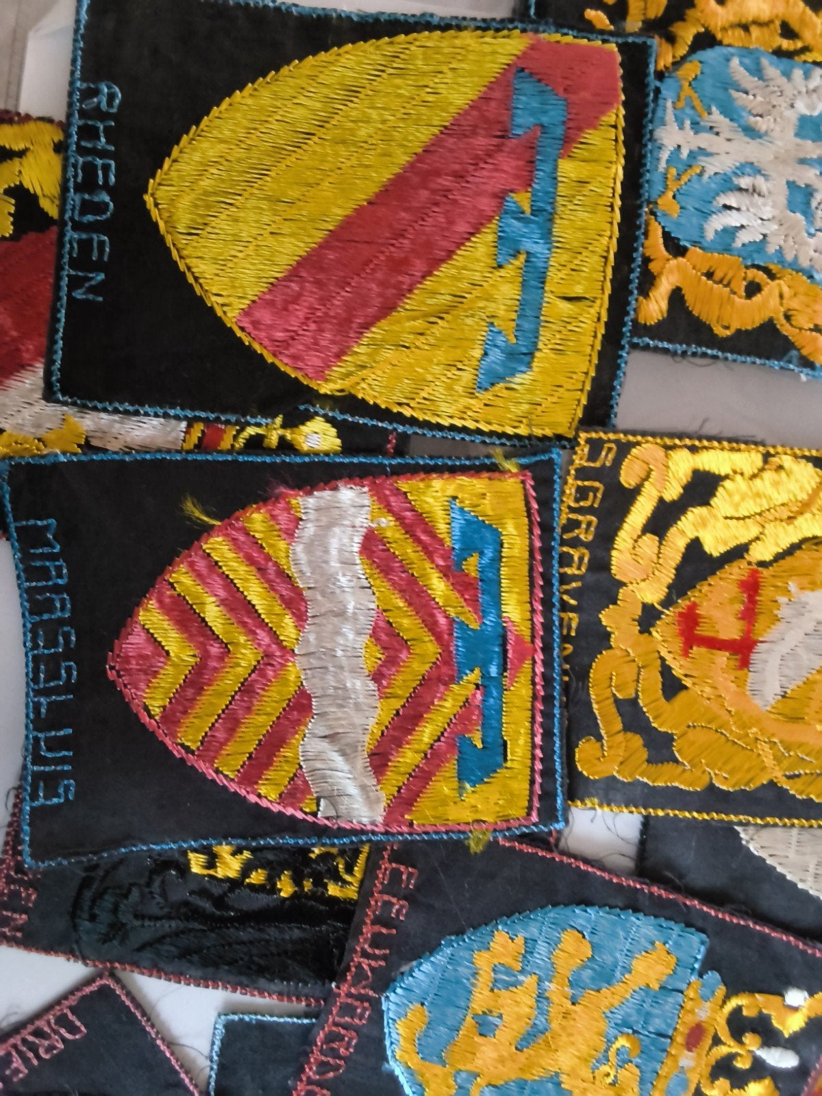 Geborduurde Wapenpatches - Diverse Steden, Verzamelen, Ophalen of Verzenden, Gebruikt, Overige typen