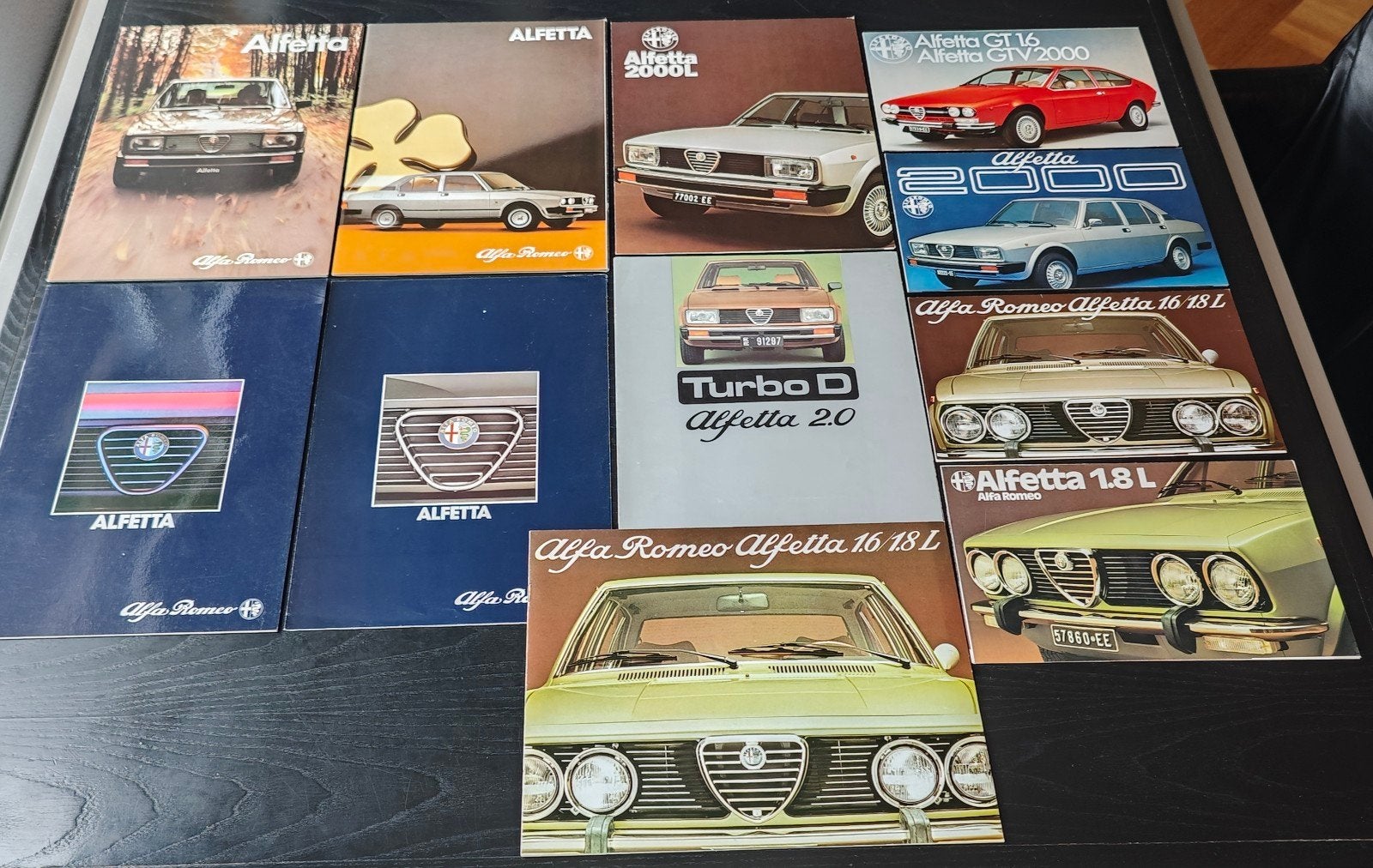 Alfa Romeo Alfetta Brochures - 11 stuks nieuwstaat, Ophalen of Verzenden, Gelezen, Alfa Romeo, Alfa Romeo