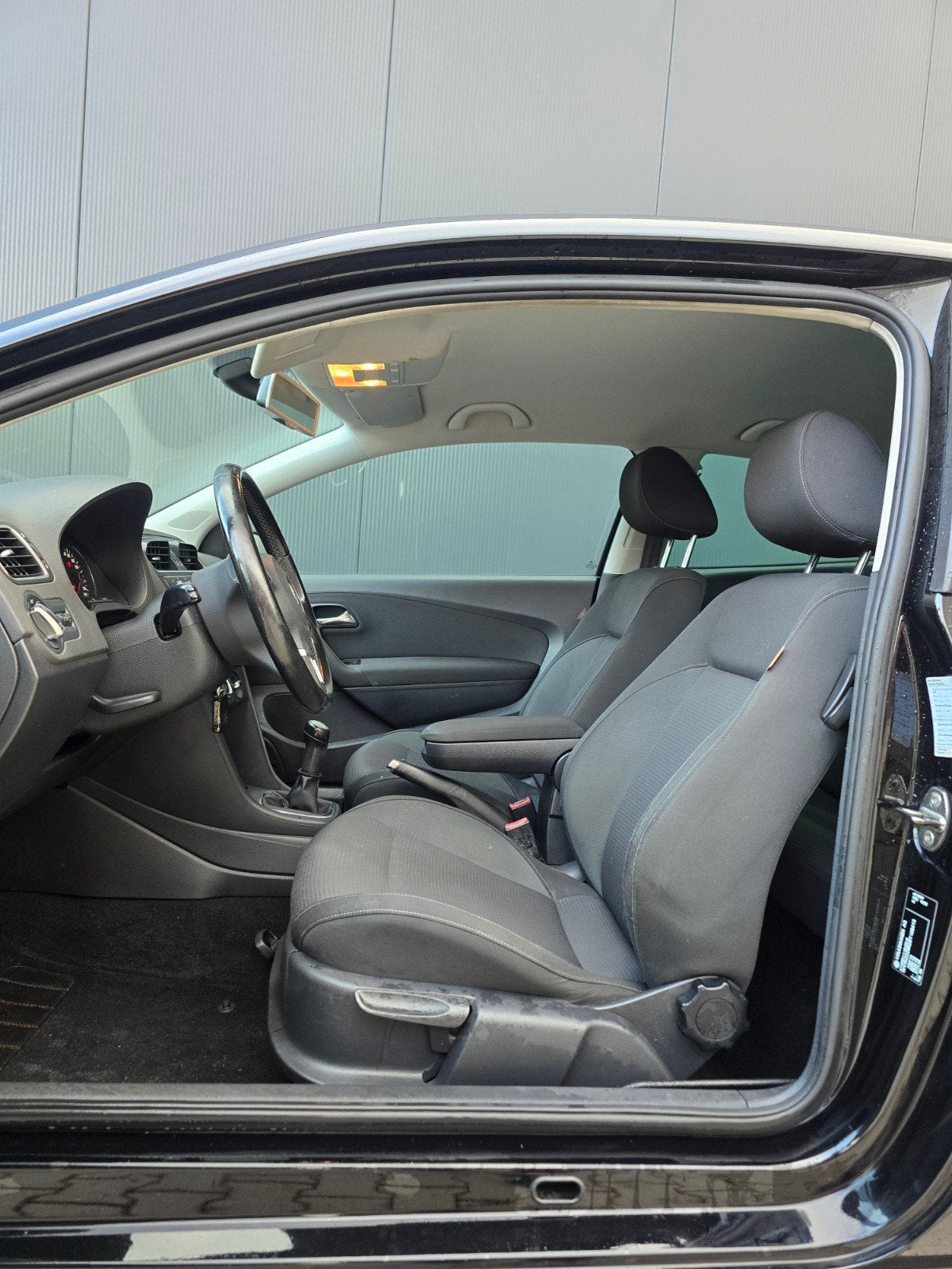 Foto 4 van Volkswagen Polo 1.2 | P.sensoren | Cruise | Nw Apk | StoelVw