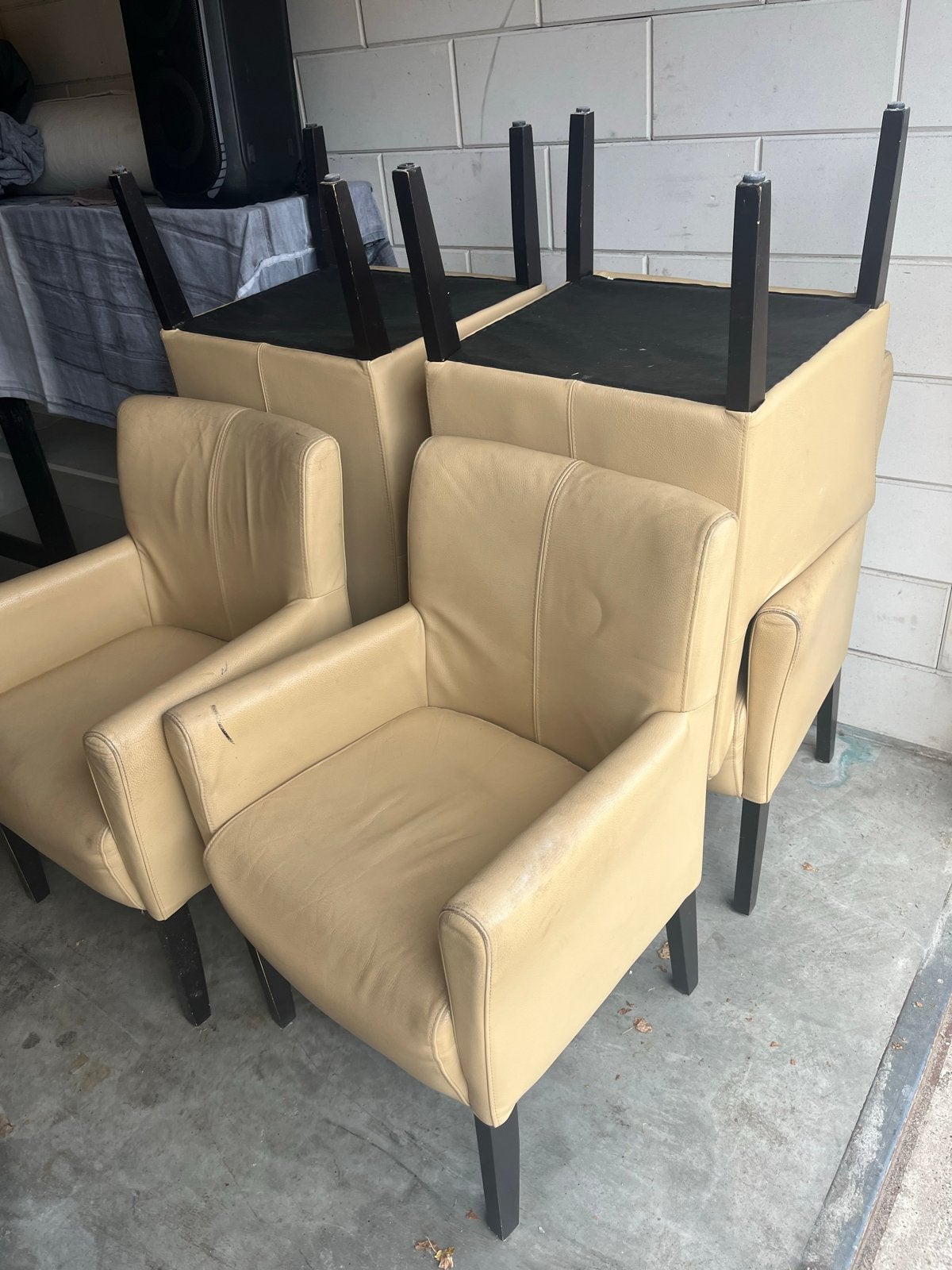 6 Witte Leren Stoelen - Vies en gebruikte, Gebruikt, Wit, Leer, Ophalen of Verzenden