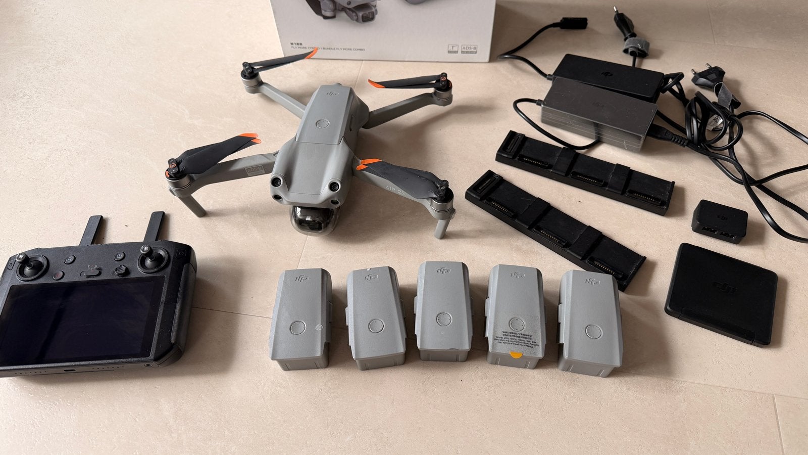 DJI Mavic Air 2S + 6 accus + Smart Controller, 250 tot 900 gram, 30 tot 45 minuten, Cameradrone, Extra accu('s)