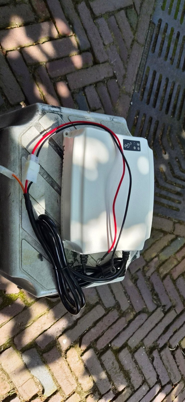 Reich accu lader en accu 50ah., Caravans en Kamperen, Ophalen, Zo goed als nieuw