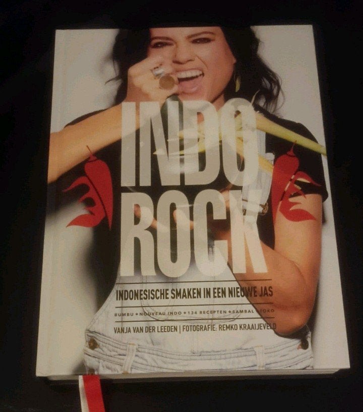 Indo Rock kookboek Vanja van der Leeden in goede staat, Boeken, Ophalen of Verzenden, Gelezen, Azië en Oosters