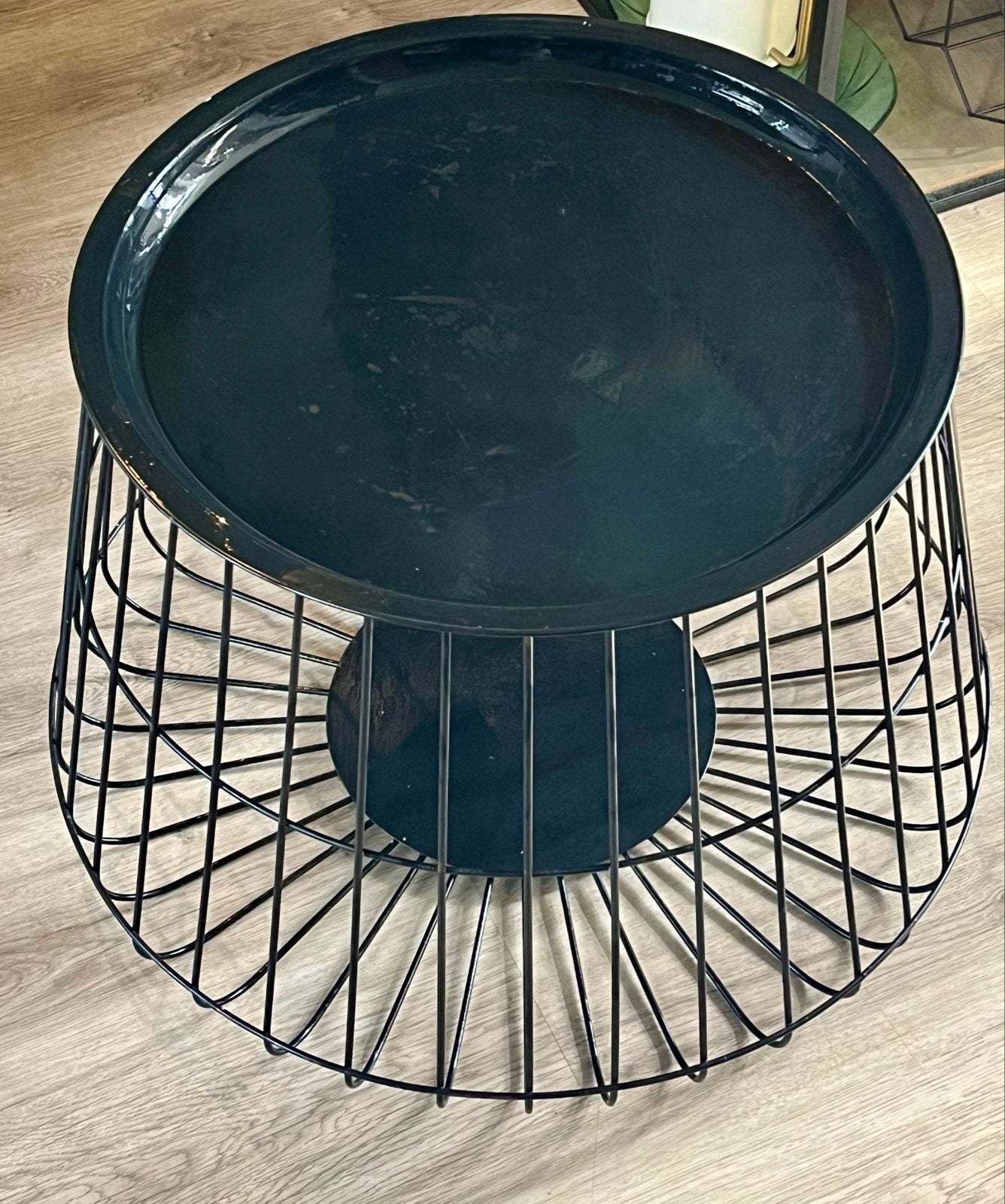 Zwarte metalen bijzettafel/mand met afneembaar blad, Minder dan 55 cm, Gebruikt, Metaal of Aluminium, Rond