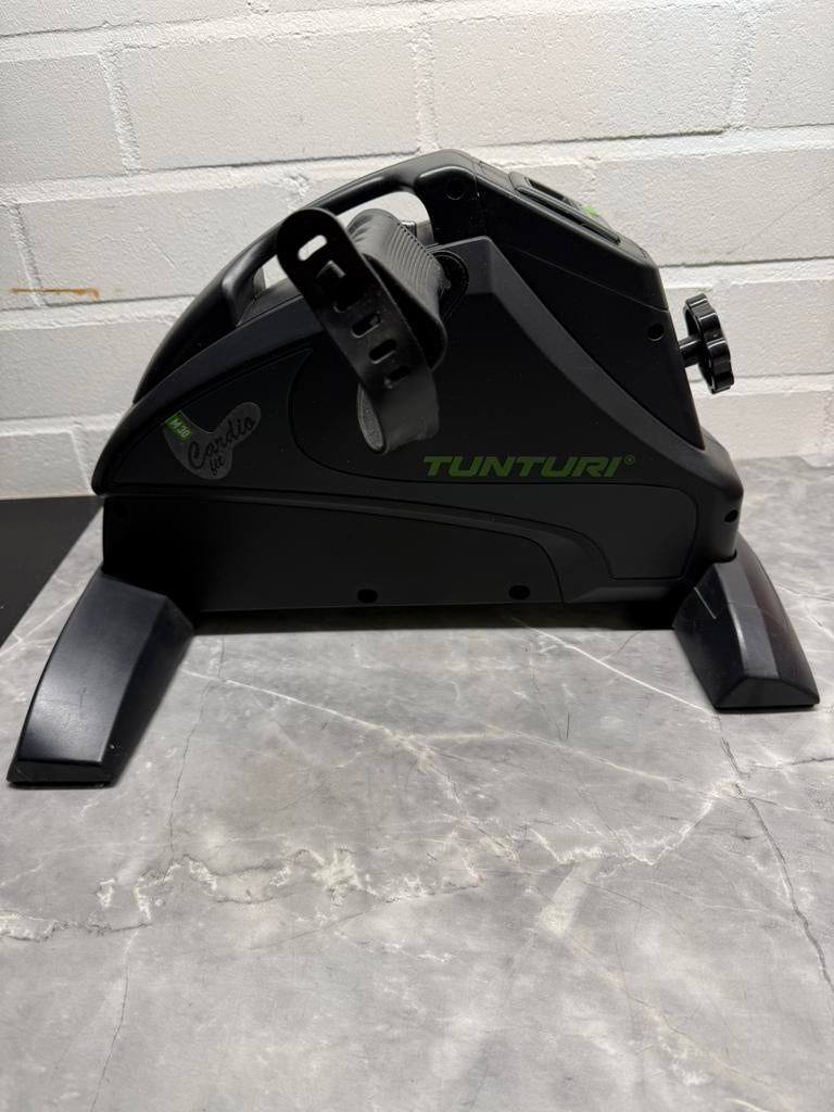 TUNTURI CARDIO FIT M30 1 keer gebruikt nieuw., Kunststof, Ophalen of Verzenden, Zo goed als nieuw, Stoelfiets