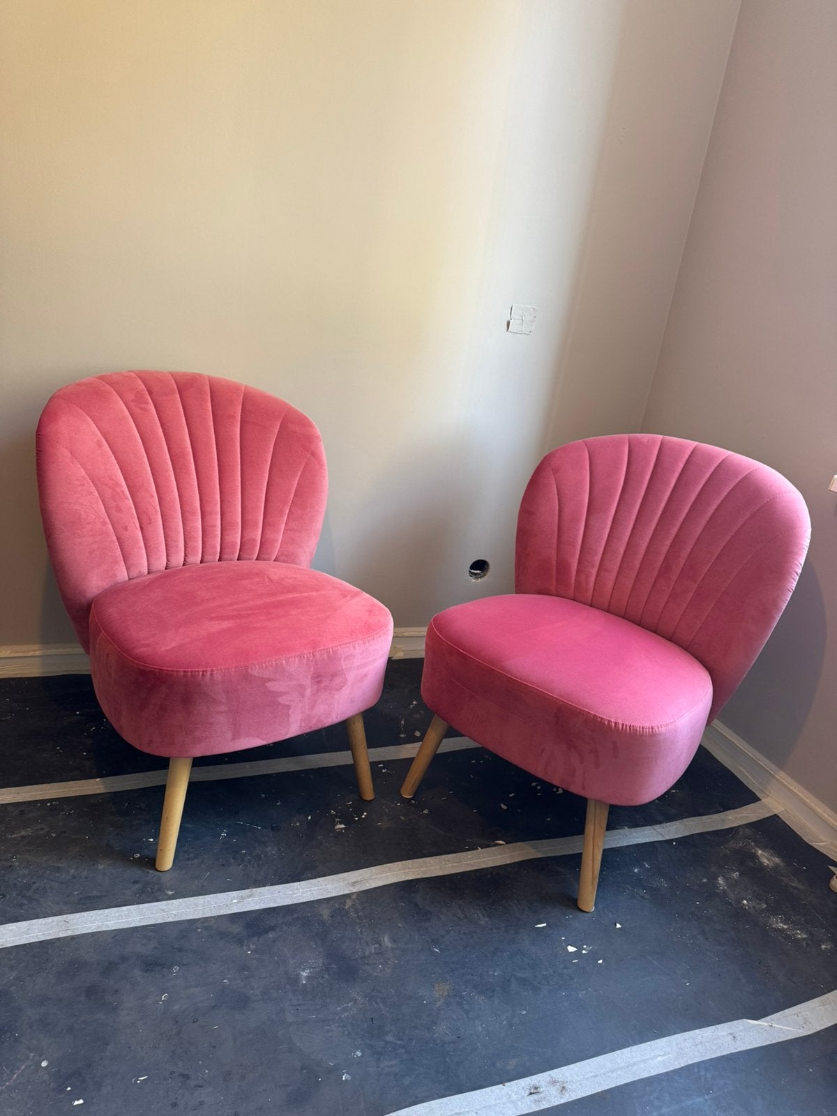 Twee Roze Fluelen Fauteuils BILLHAMN, Huis en Inrichting, Fauteuils, Zo goed als nieuw, 50 tot 75 cm, 75 tot 100 cm, Ophalen