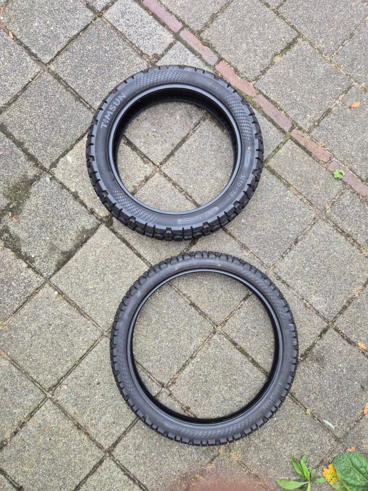 Timsun TS-829 motorbanden (5.10-18 en 3.00-21), Ophalen, Zo goed als nieuw