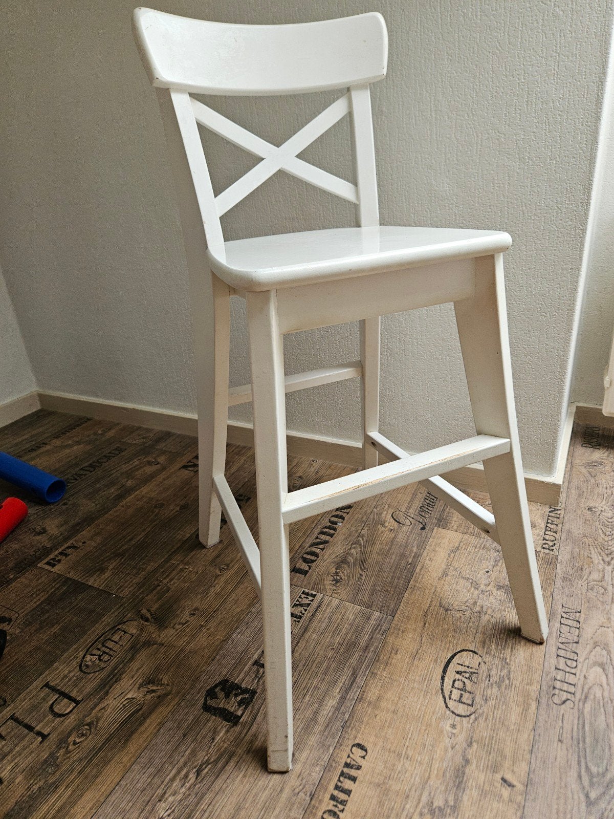 Ikea Ingolf barkruk wit, gebruikt met gebruikssporen, Huis en Inrichting, Ophalen, Gebruikt, Wit, Eén