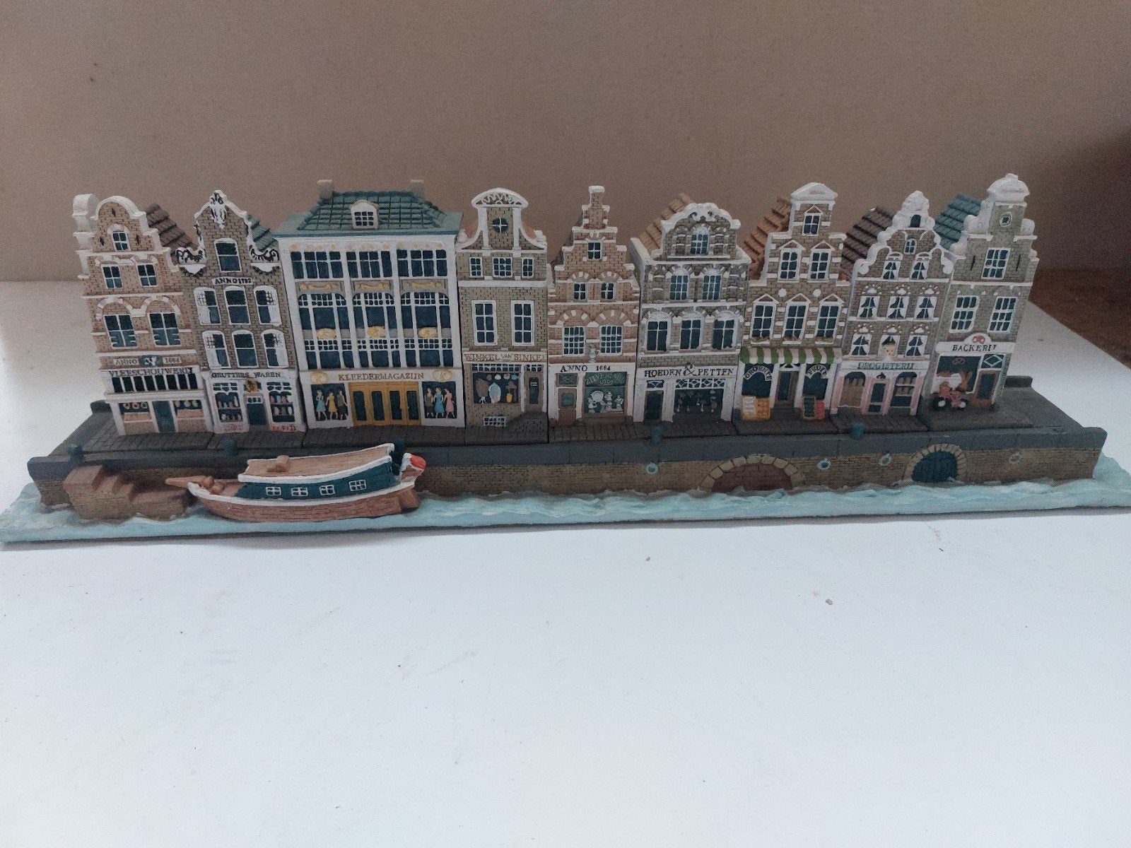 Miniatuur 9 Amsterdamse Grachtenhuisjes met Gracht, Ophalen of Verzenden, Zo goed als nieuw