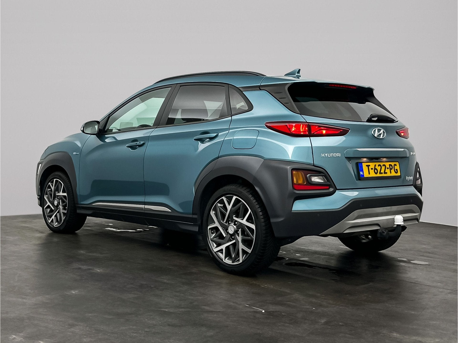 Foto 3 van Hyundai KONA 1.6 GDI HEV Fashion | Trekhaak | All-season ban