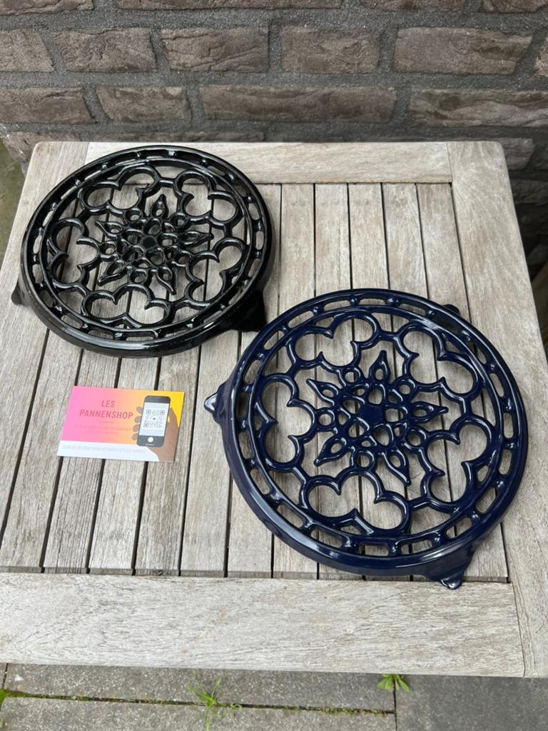 Le Creuset gietijzeren onderzetter, Le Creuset, Overige typen, Ophalen of Verzenden, Zo goed als nieuw