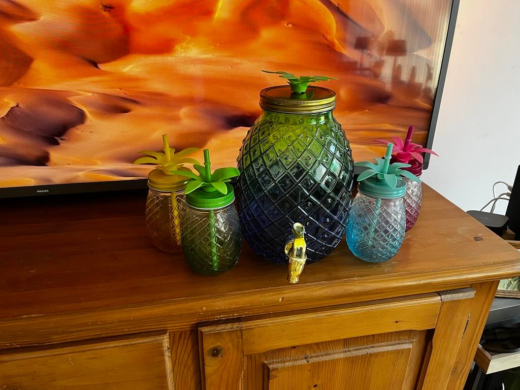 Nieuw: Zomerse ananas drinkset met kan en bekers, Ophalen, Zo goed als nieuw
