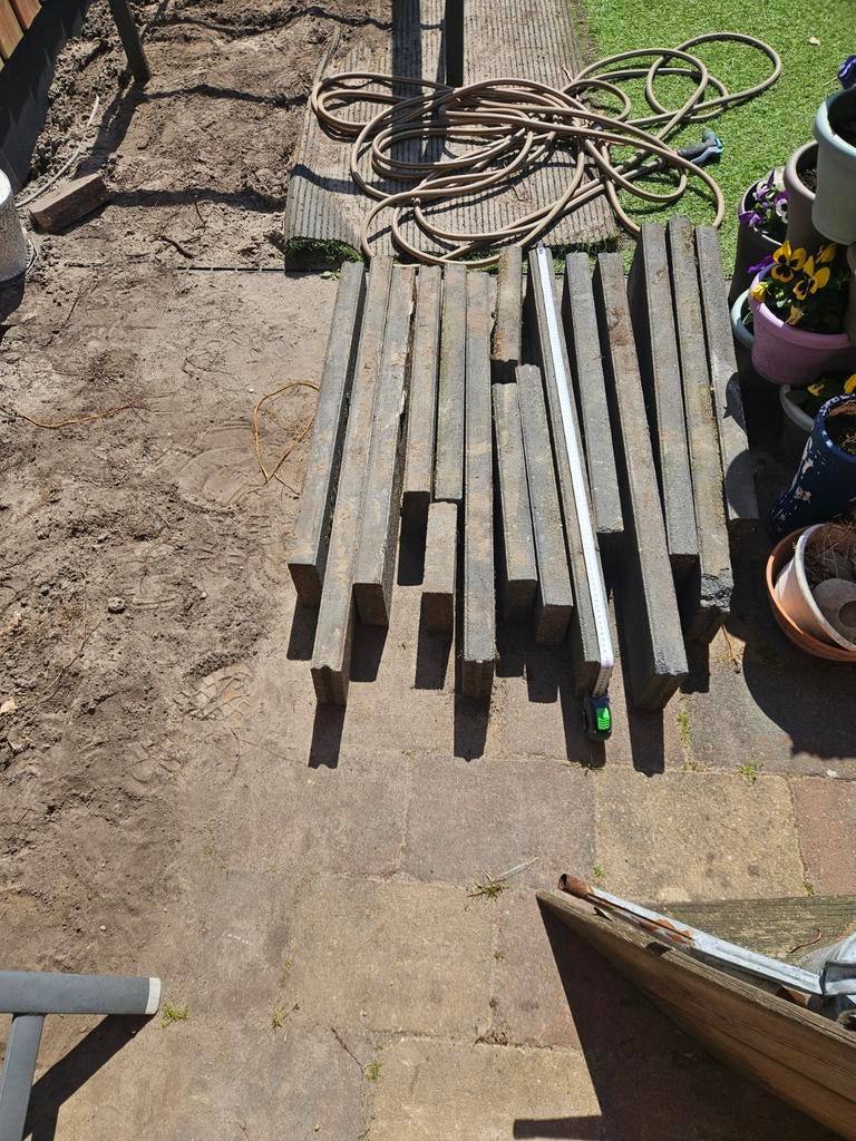 Betonbantjes voor langs straatwerk, Ophalen, Gebruikt, Beton