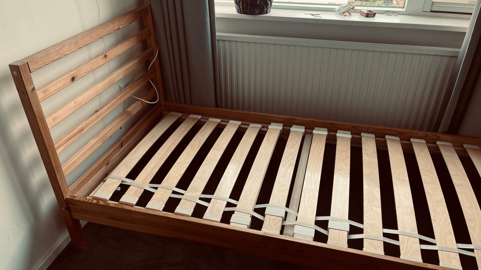 IKEA TARVA 1-persoonsbed met lattenbodem, Ophalen, 85 tot 100 cm, Gebruikt, Lattenbodem