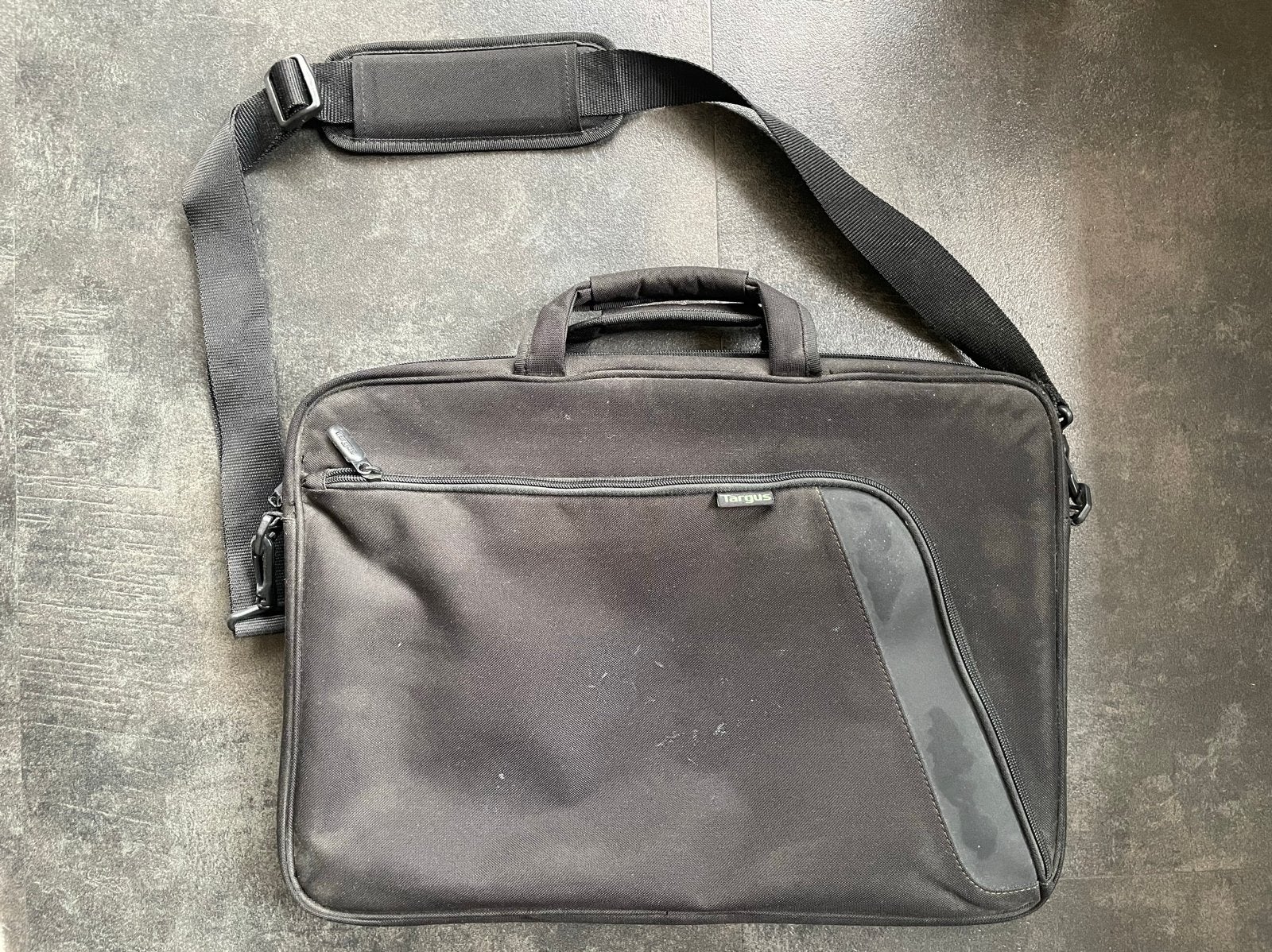 Targus laptoptas 17 inch - Zwart, Gevoerd laptopvak, 17 inch of meer, Ophalen of Verzenden, Zo goed als nieuw